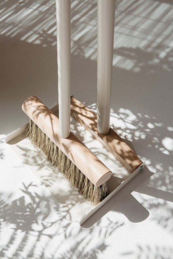 Andree Jardin NATURAL CREAMÂ Â 'Mr & Mrs Clynk' Large Complet Dustpan & Hand Brush