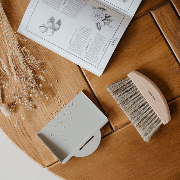 Andree Jardin NATURAL GRAY Giftbox Hand Brush & Dustpan